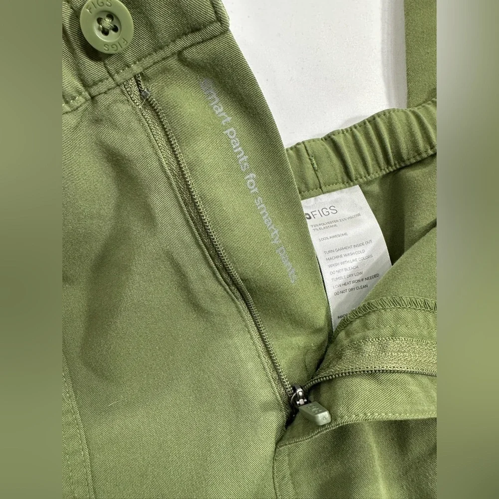 Figs Cairo cargo scrub pants green size L